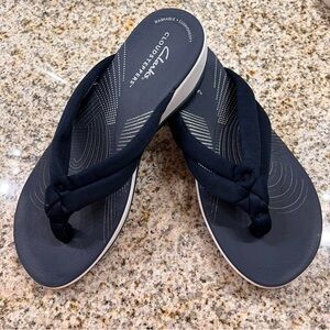 Clarks navy blue  Flip Flops in great condition